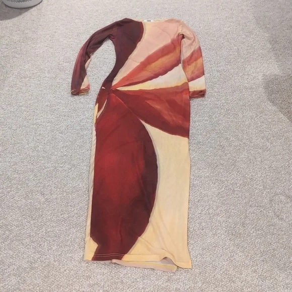 Sold out Aphrodite Dress - Picture 7 of 12